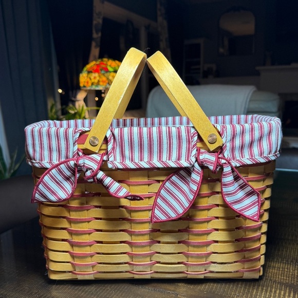 Longaberger 1998 Sweetheart Red Cherished Memories Basket &Cloth Liner Protector - Picture 1 of 13